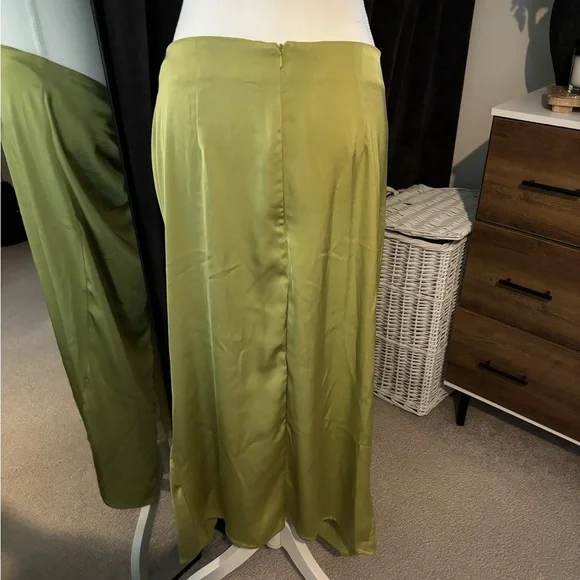 SHEIN Olive Green Satin Skirt - Picture 4 of 5